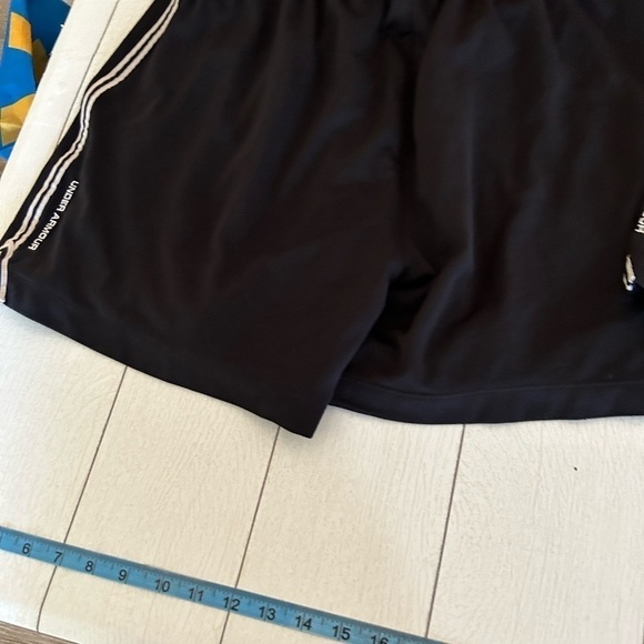 Under armor, heat gear, ladies, extra large lot of two shorts, athletic pull on - Picture 8 of 9